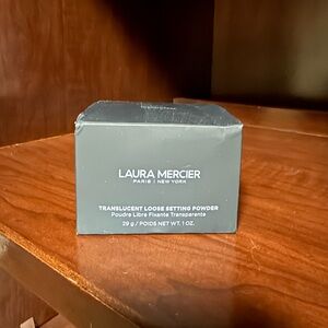 Laura Mercier Translucent Loose Setting Powder